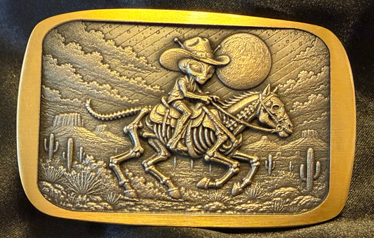 Alien belt buckle